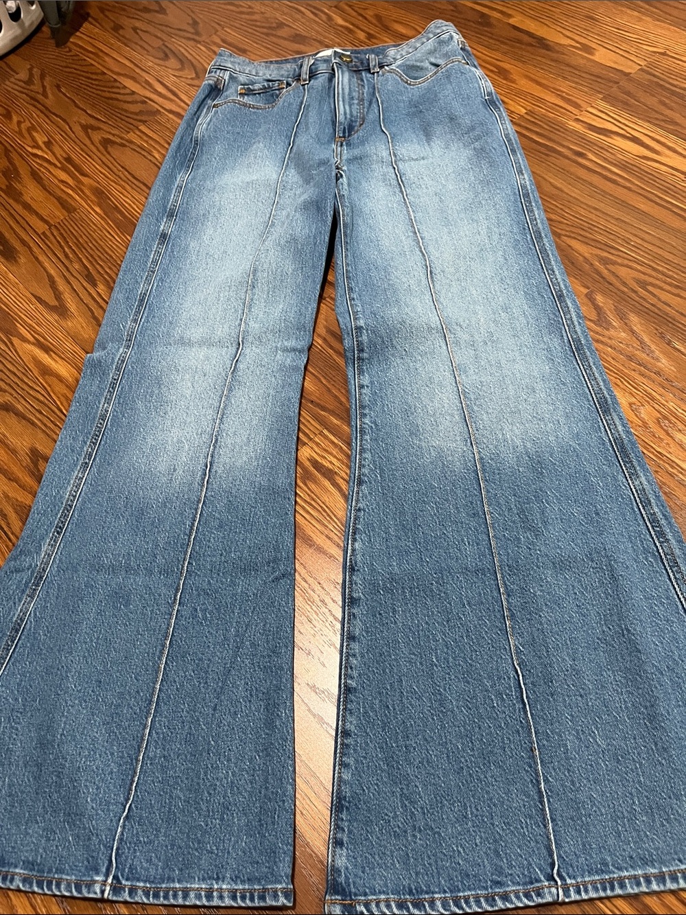 LOFT high rise flare  Pintuck Women's Jeans in Light Blue Denim vintage size 4
